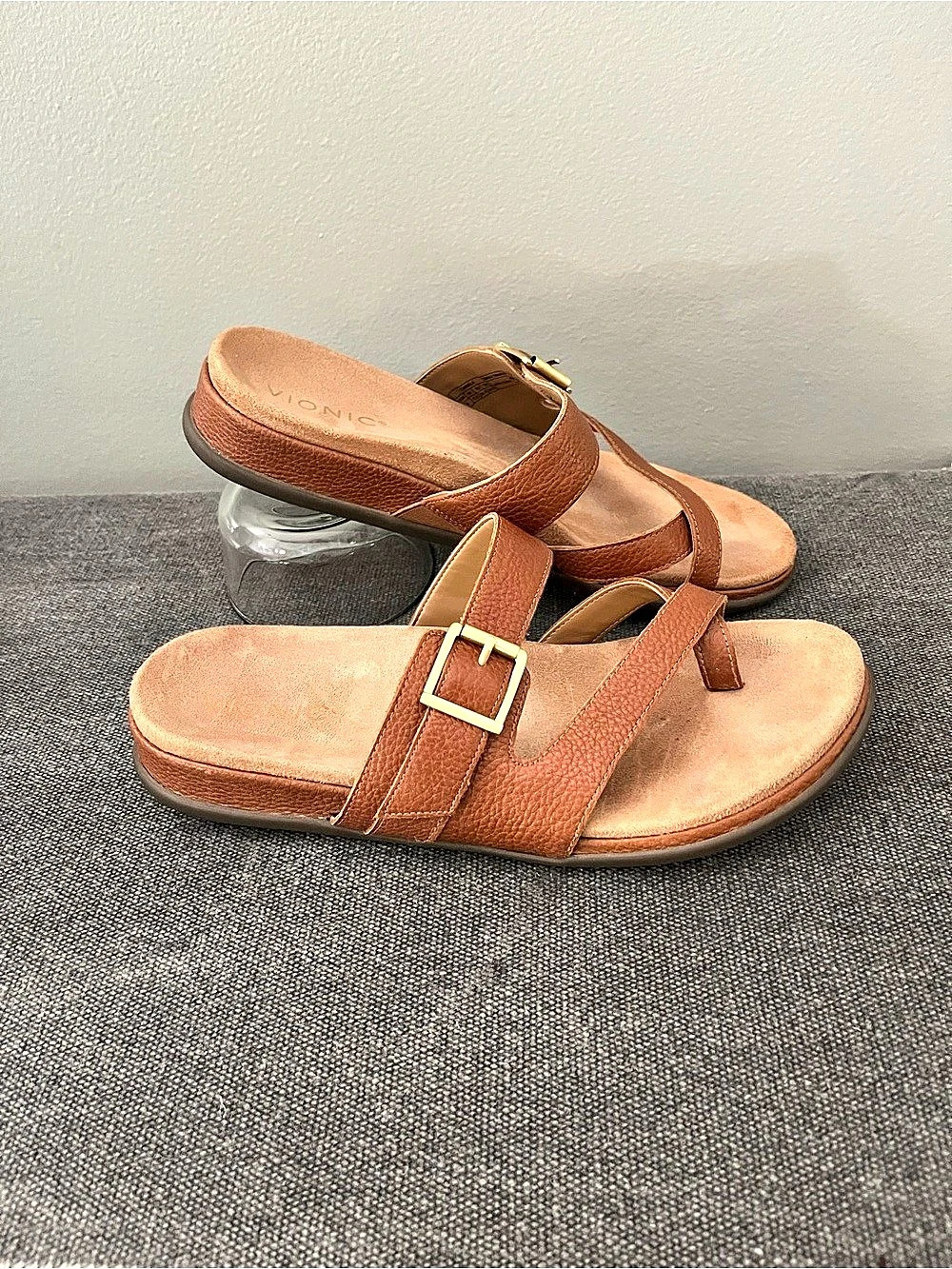 Vionic Carmela Toe Loop
Sandal Tan Pebbled Leather Size 8